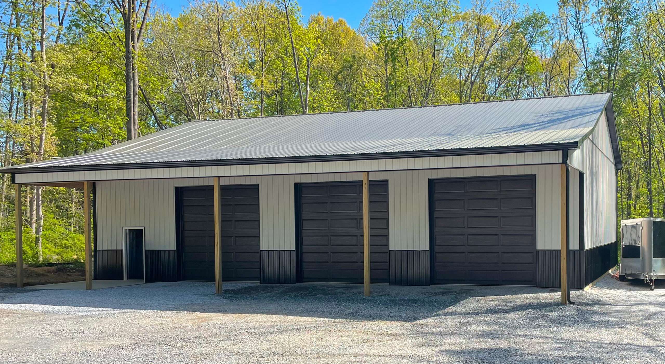 Pole barn building